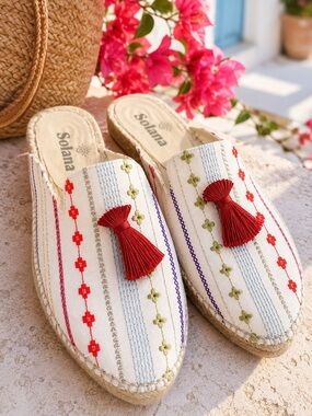 Solana Artisanal Espadrille Mule Slides Tassel Embroidered Made in Spain Size 9